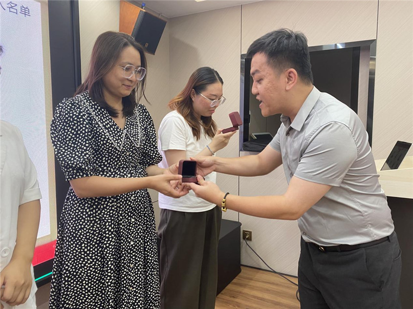 GA黄金甲集团纪念品揭晓仪式