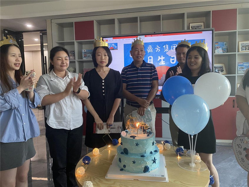 快乐之蓝，，，，，，，最先绽放